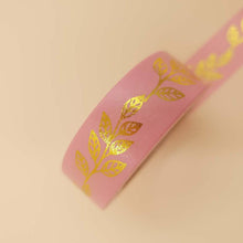 Încarcă imaginea în vizualizatorul Galerie, Banda Washi - Roz model Frunze Banda Washi Paperie.ro 
