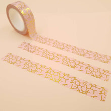 Încarcă imaginea în vizualizatorul Galerie, Banda Washi - Roz Model Insertii Aurii Banda Washi Paperie.ro 
