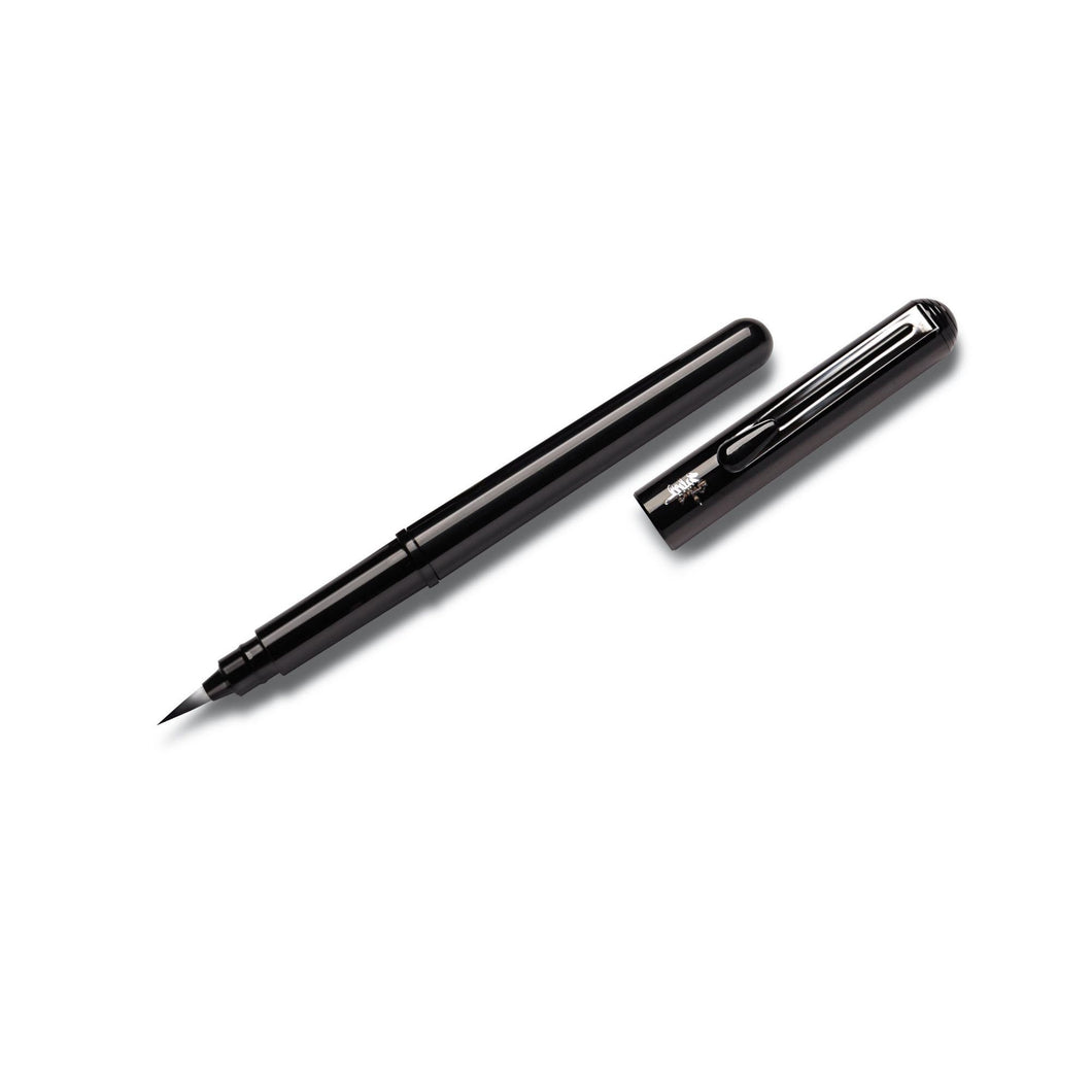 Pensula de buzunar cu cerneala pigmentata, 4 rezerve incluse, corp si scris negru Paperie.ro 